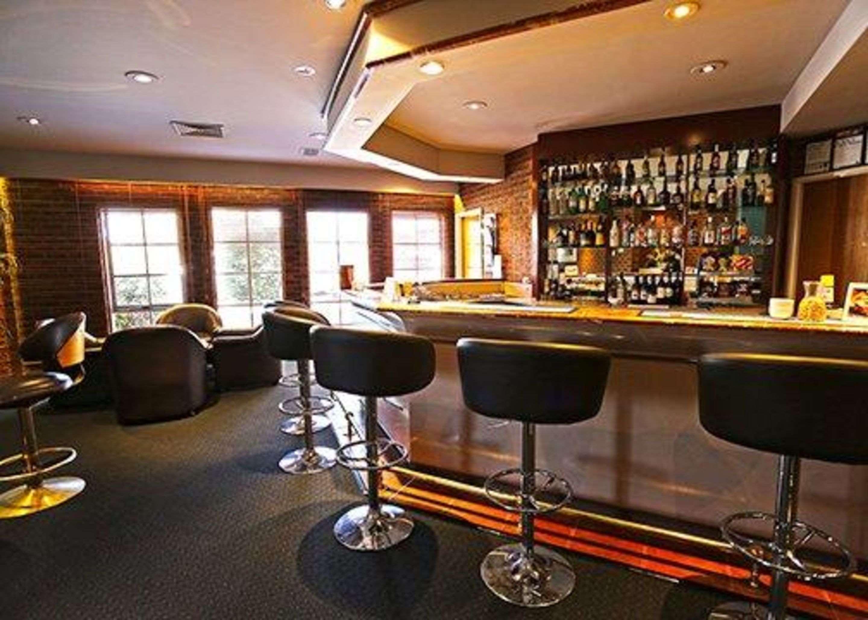 Quality Airport Hotel 3*