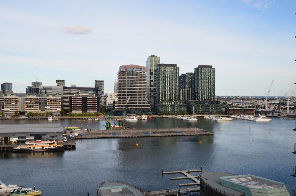 Apartment Domain - New Quay Docklands *