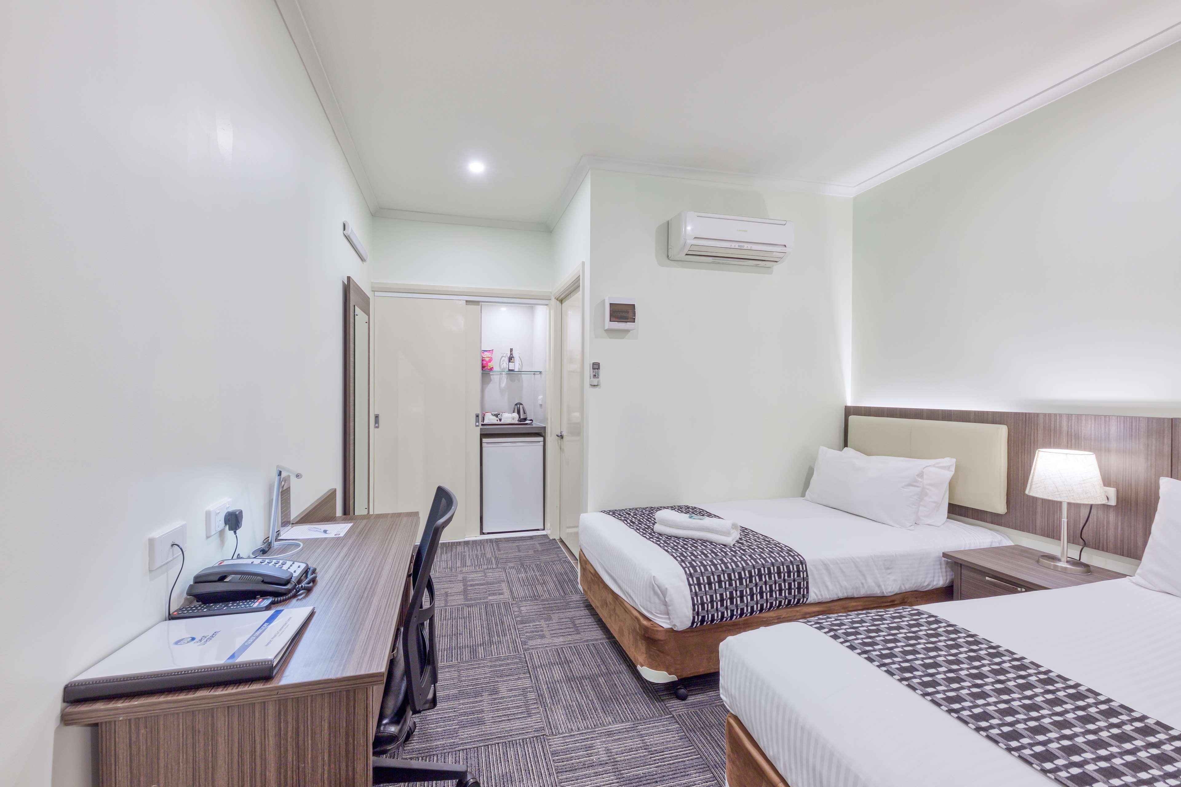 Western Airport 4*