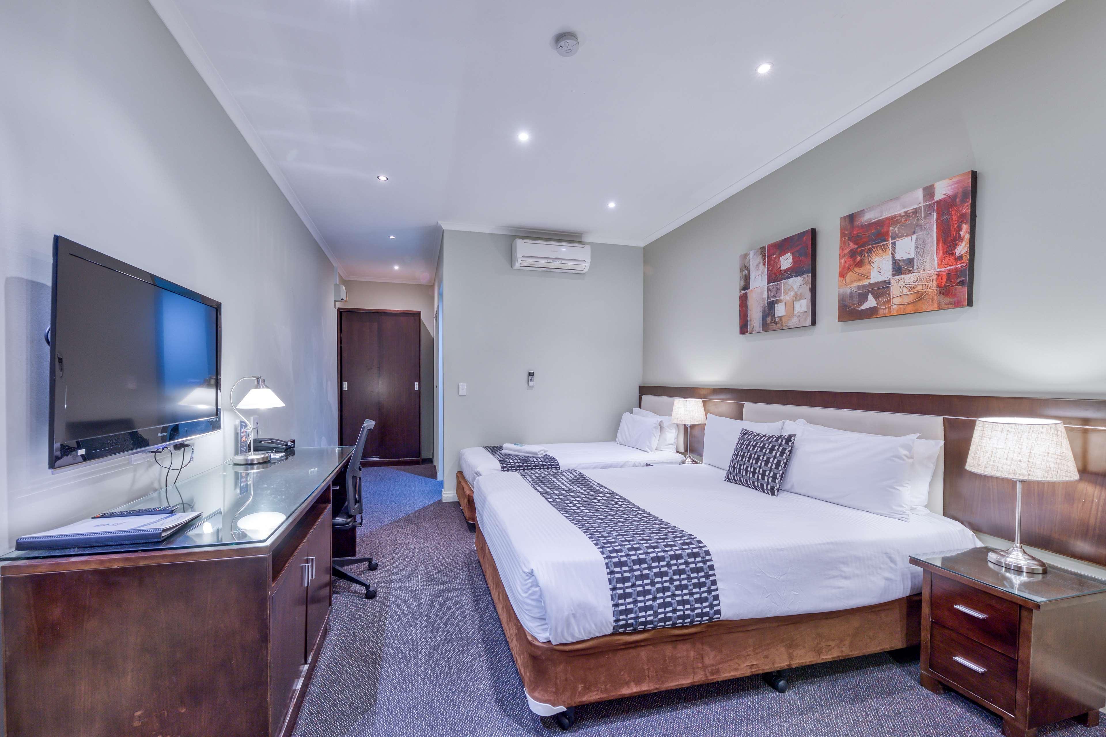 Motel Western Airport 4*