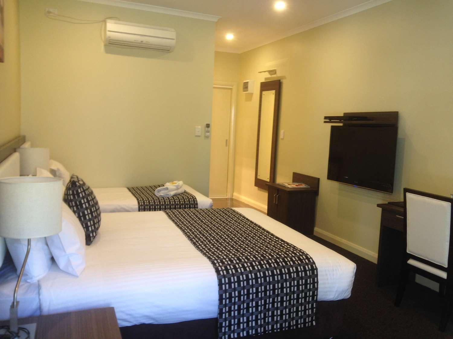 Western Airport 4*