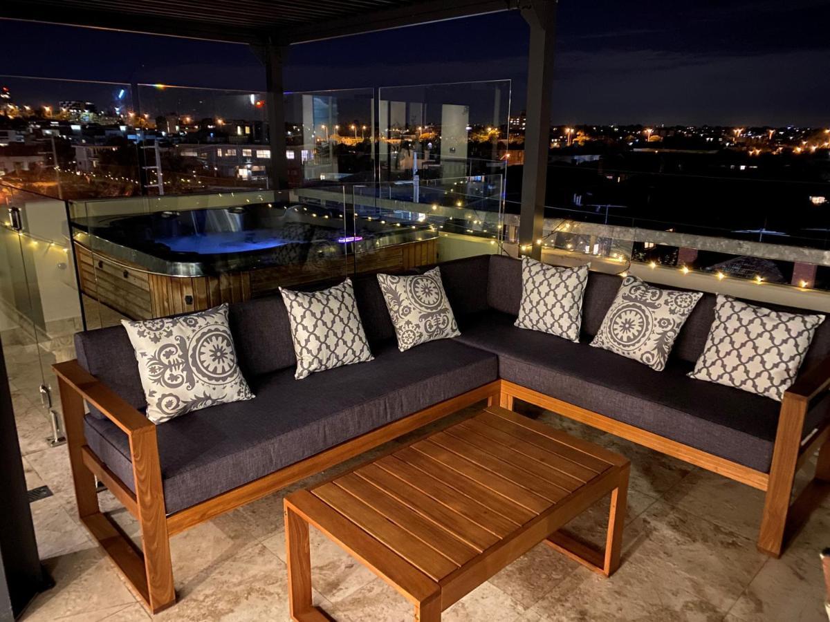 Luxurious Penthouse Oasis With *