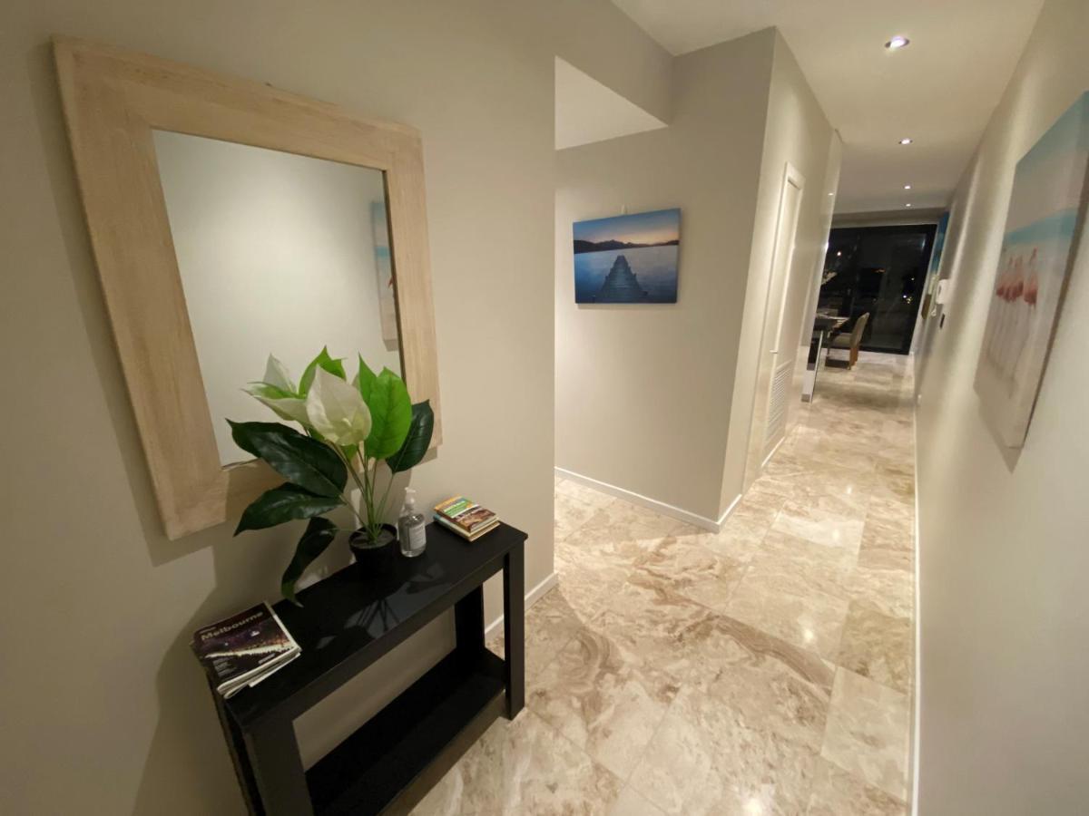 Apartment Luxurious Penthouse Oasis With