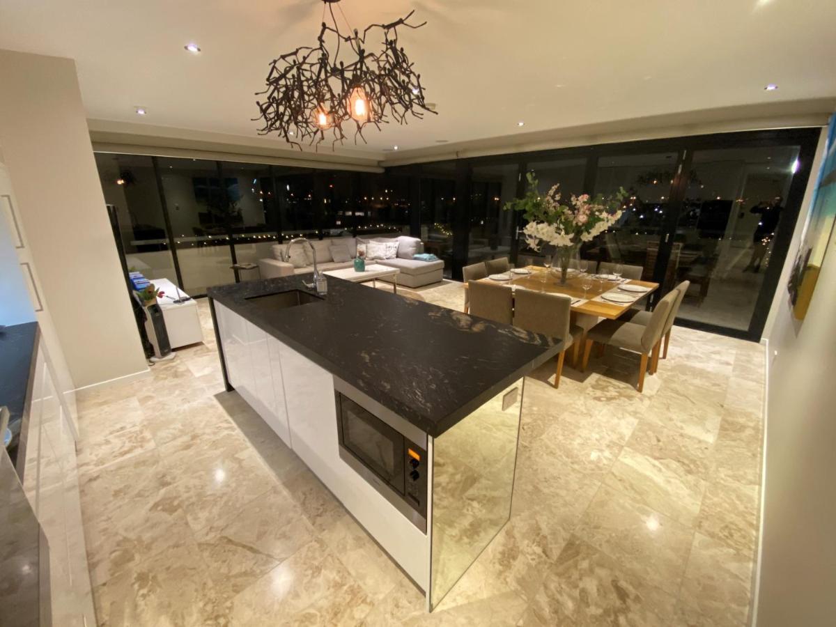 Luxurious Penthouse Oasis With *