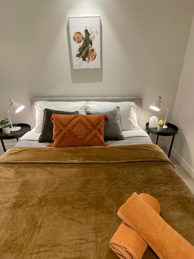 Apartment Cozy 1 Bed Apt & Spa,free Parking ,phenomena Views Melbourne