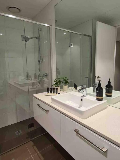Lux 3 Bedroom In Southbank *