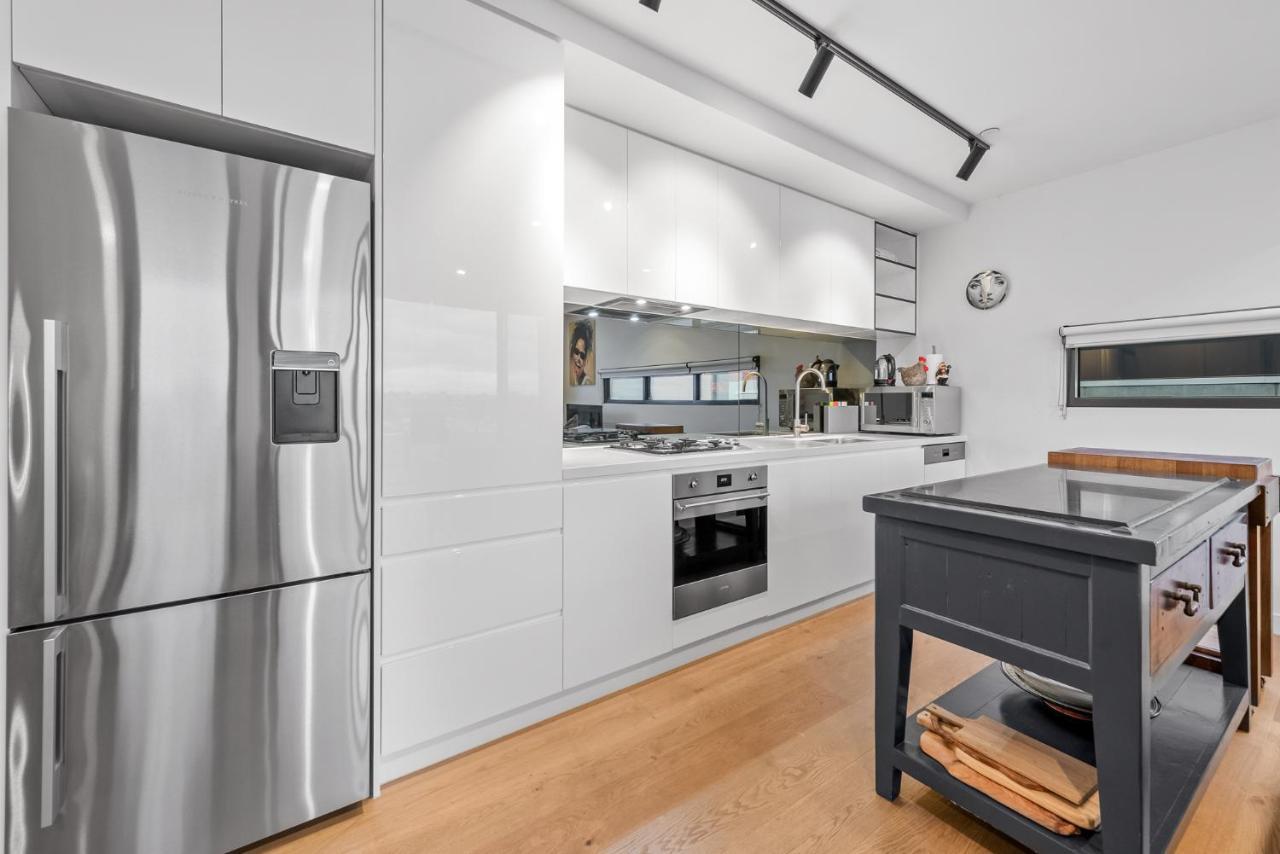 Staycentral - East Brunswick Penthouse With Study