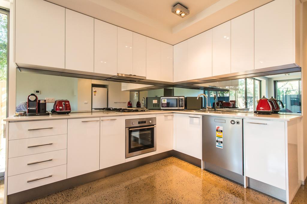 Orange Serviced 4* Melbourne