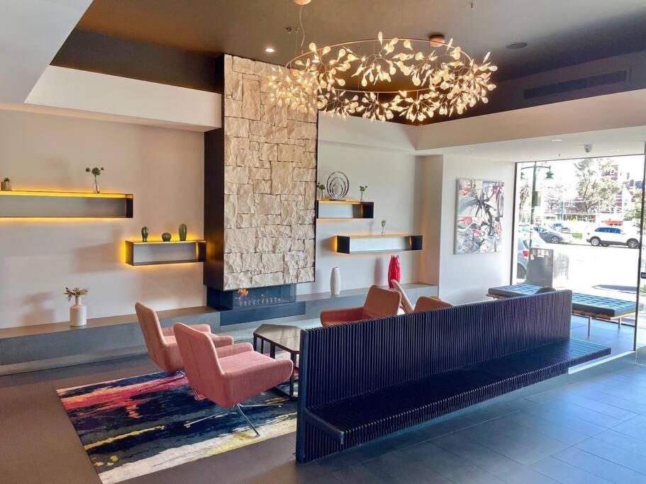 Astral - Perfectly Located 2 Bedroom In St Kilda *