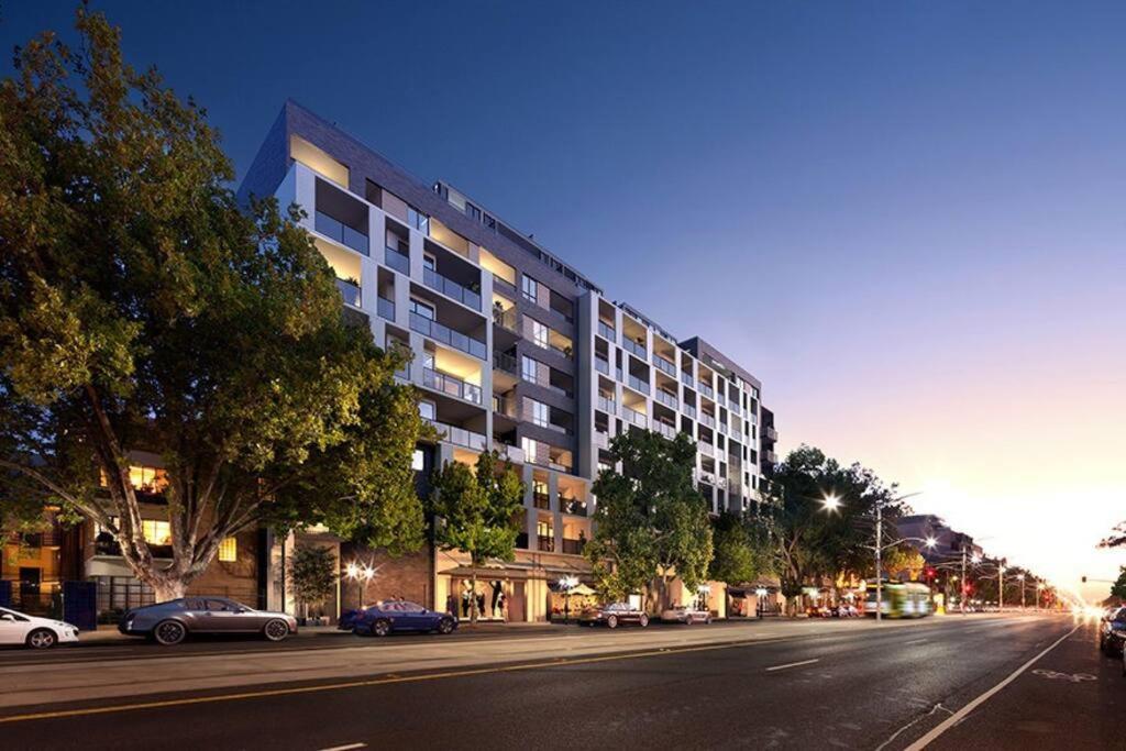 Rooftop Infinity Pool - St Kilda Luxury *