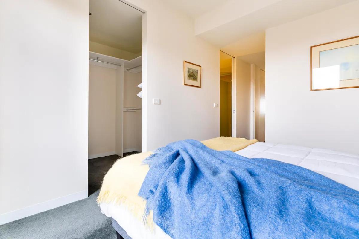 Luxury Beachside Apartment Melbourne