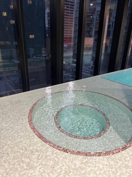Panoramic Cbd Views In The Heart Of