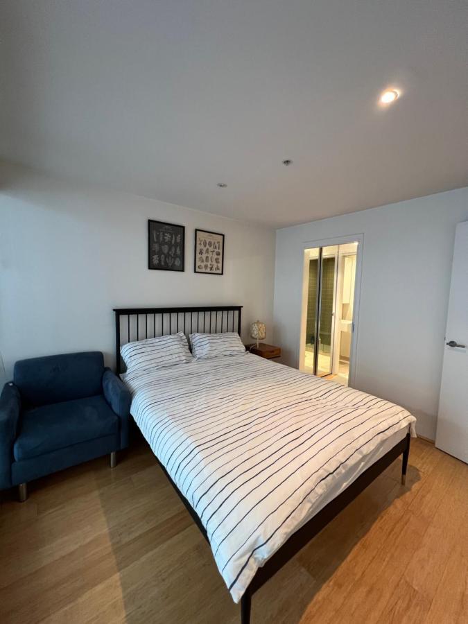 Beachside Sunshine Lifestyle-great Price-entire Aprt At Port Apartment