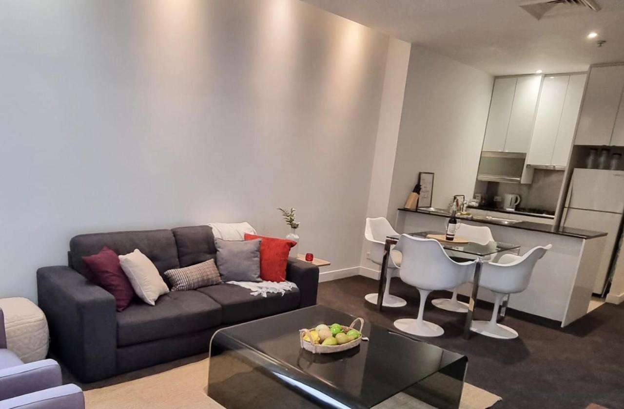 Apartment Collins 2-bd With Pre-reserve Parking *