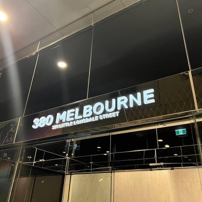 Panoramic Cbd Views In The Heart Of