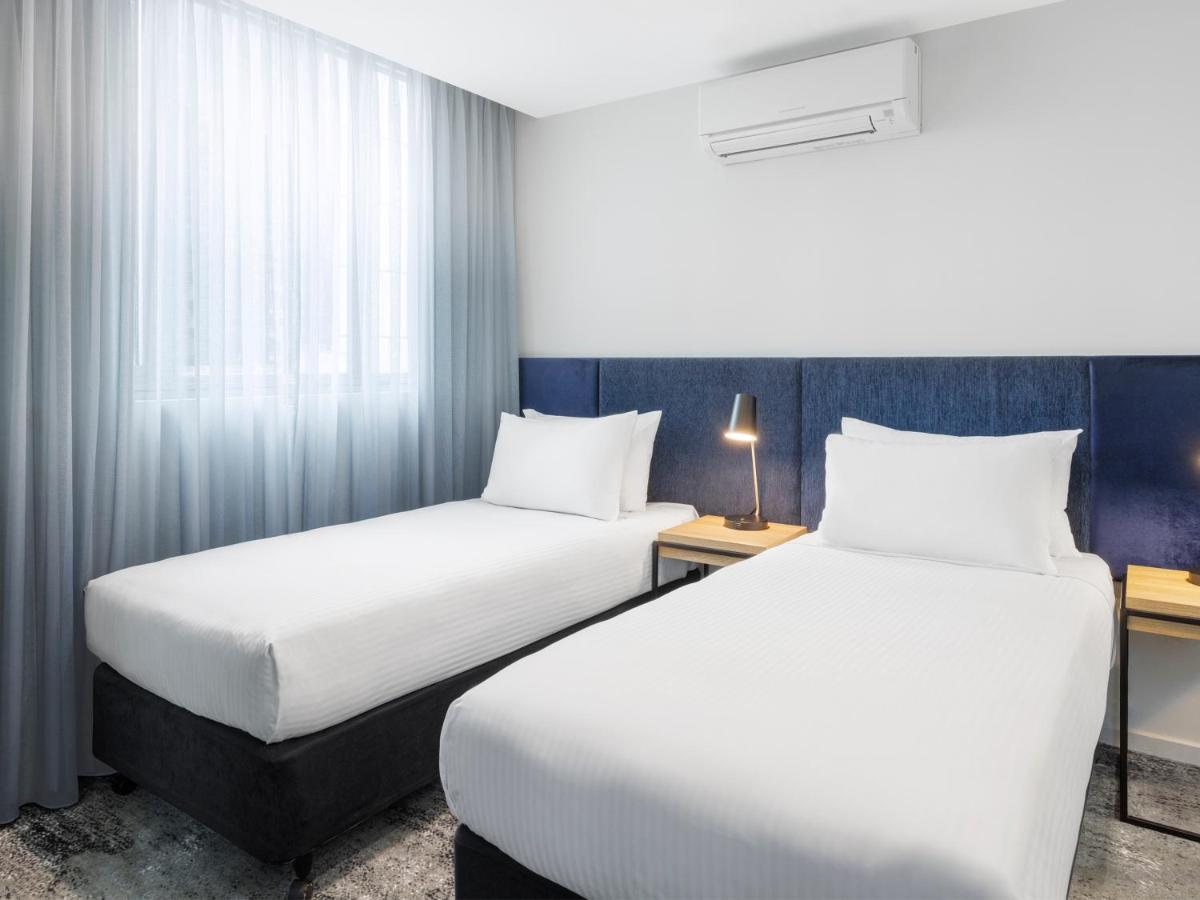 Brady Flinders Street Aparthotel 4*