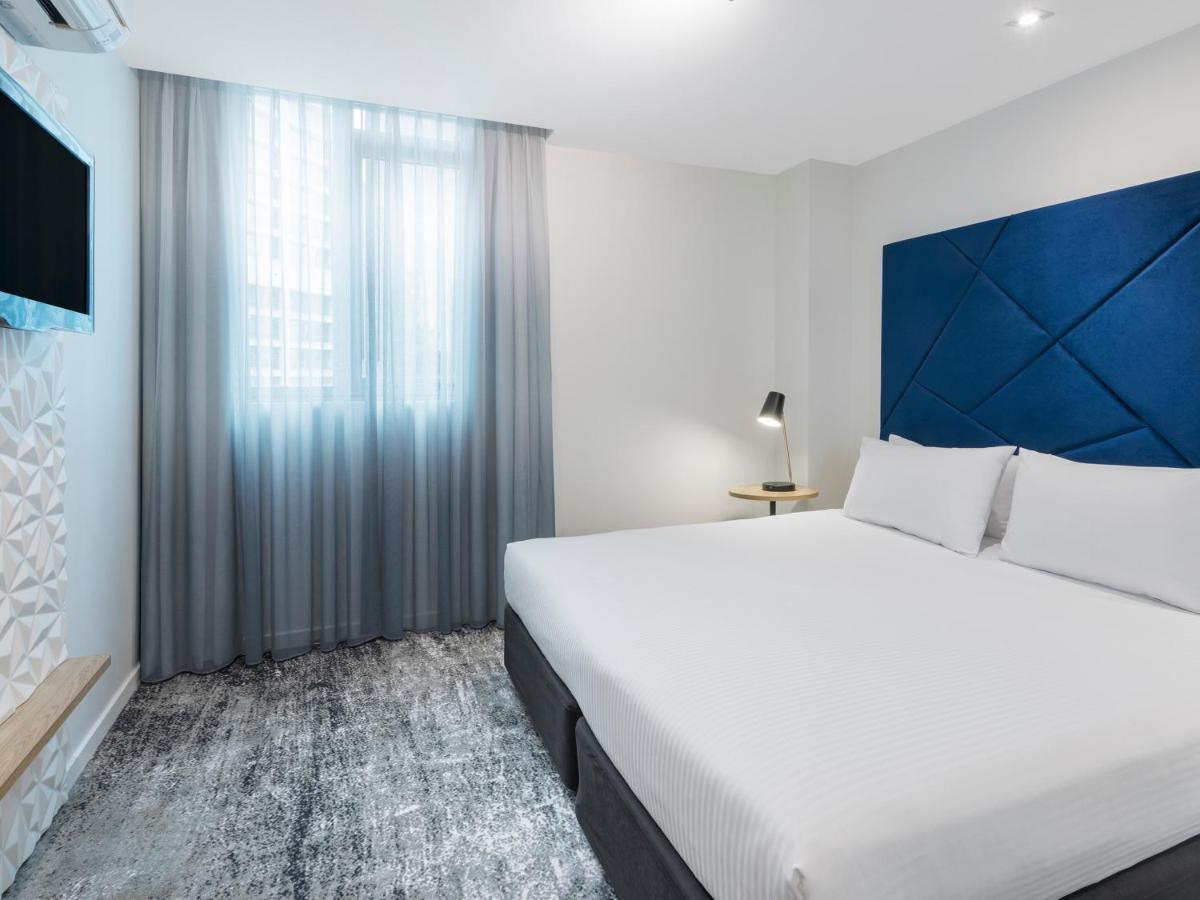 Brady Flinders Street Aparthotel
