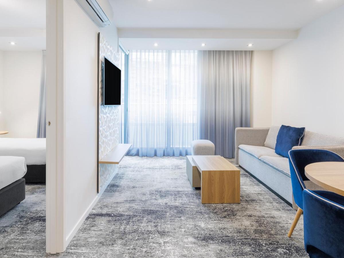 Aparthotel Brady Flinders Street 4*