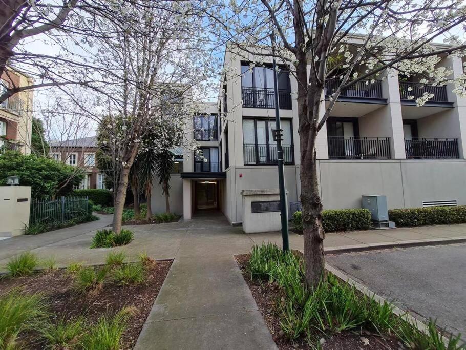 Stone's Throw To Mcg 1br1ba With Free Car Park Apartment Melbourne