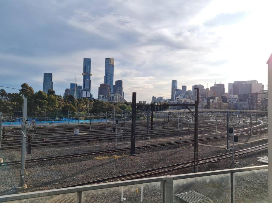 Apartment Stone's Throw To Mcg 1br1ba With Free Car Park