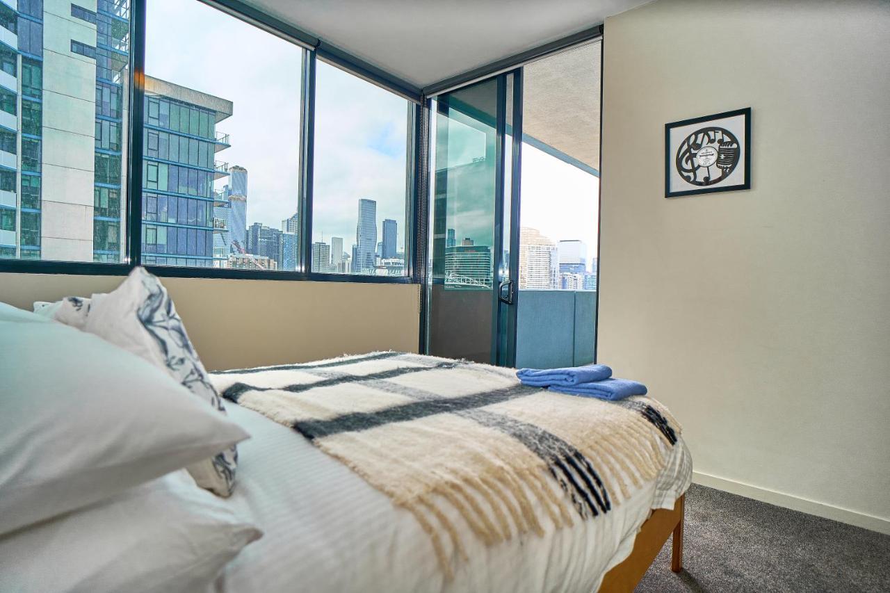 Apartment Lifestyle 2bed, 2bath Apartment, Parking & Pool Melbourne
