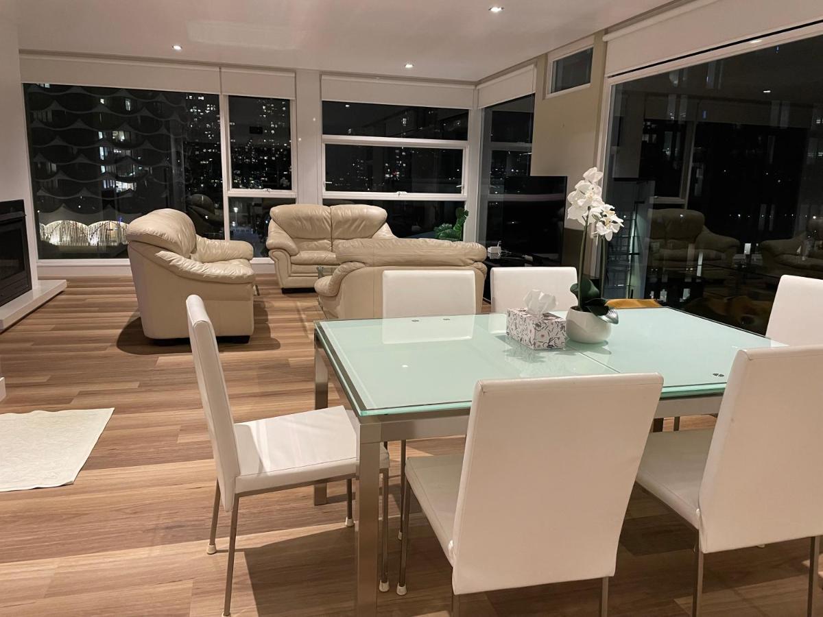 Docklands Luxury Penthouse Right Above The District Docklands Melbourne