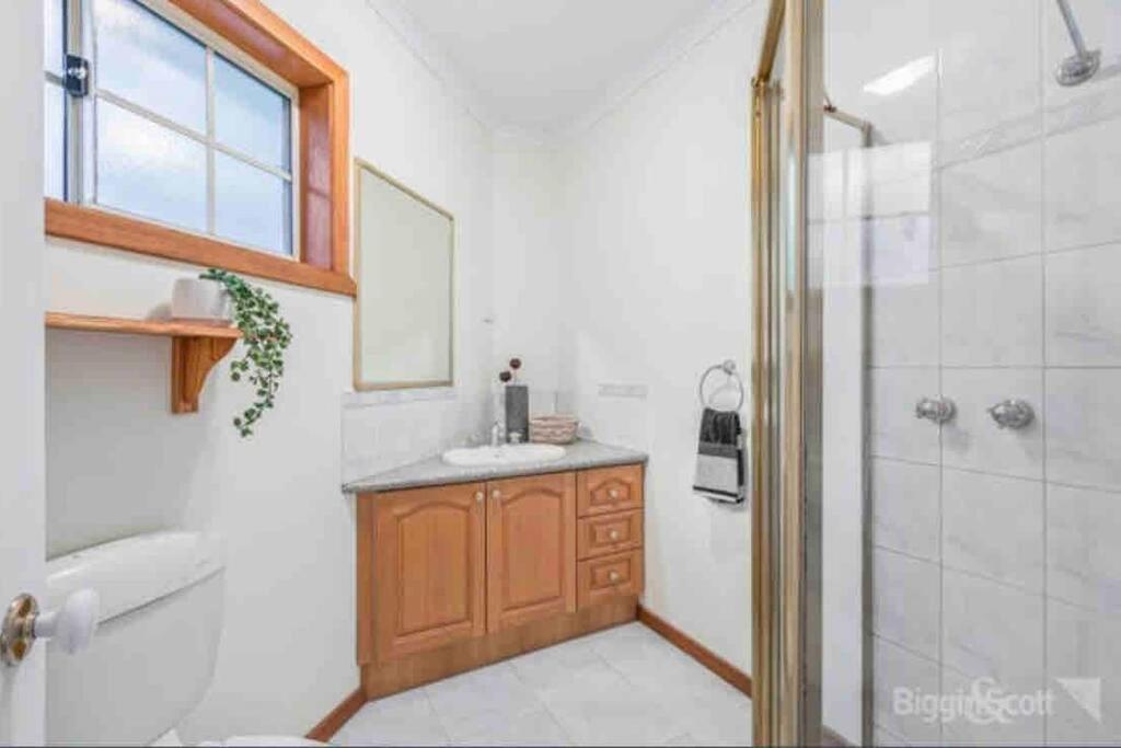 Kallara House - Large Family Holiday home Melbourne