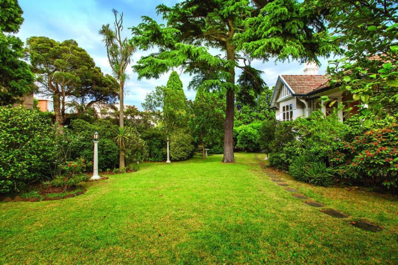 Light Filled Grand Family With Return Veranda * Melbourne