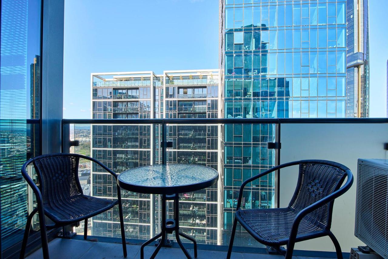Road 151 With Pool, Parking And Gym Melbourne