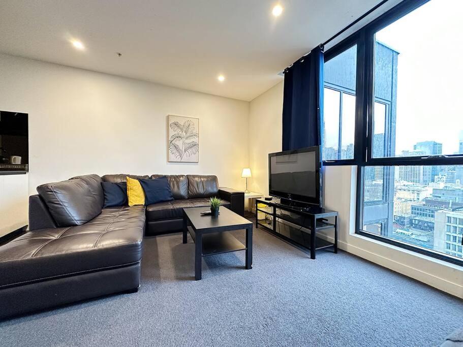 Cbd One Bedroom Modern Apt Near Chinatown Apartment