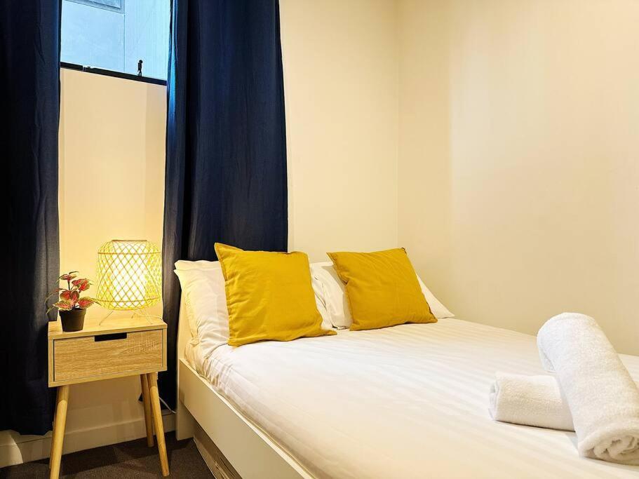 Cbd One Bedroom Modern Apt Near Chinatown