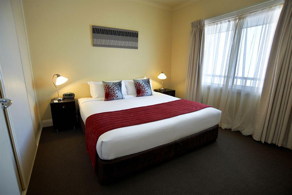 Amazing Accommodations: St Kilda 4* Melbourne