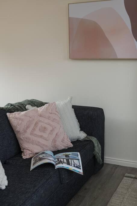 Heart Of Mckinnon Units By Ready Set Host Holiday home Melbourne
