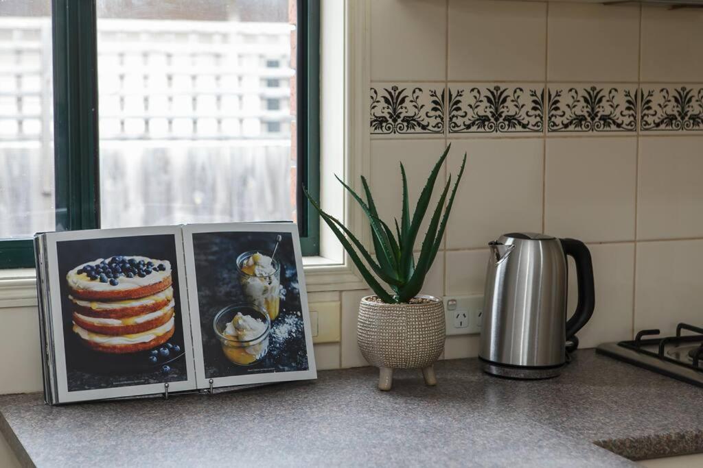 Holiday home Heart Of Mckinnon Units By Ready Set Host