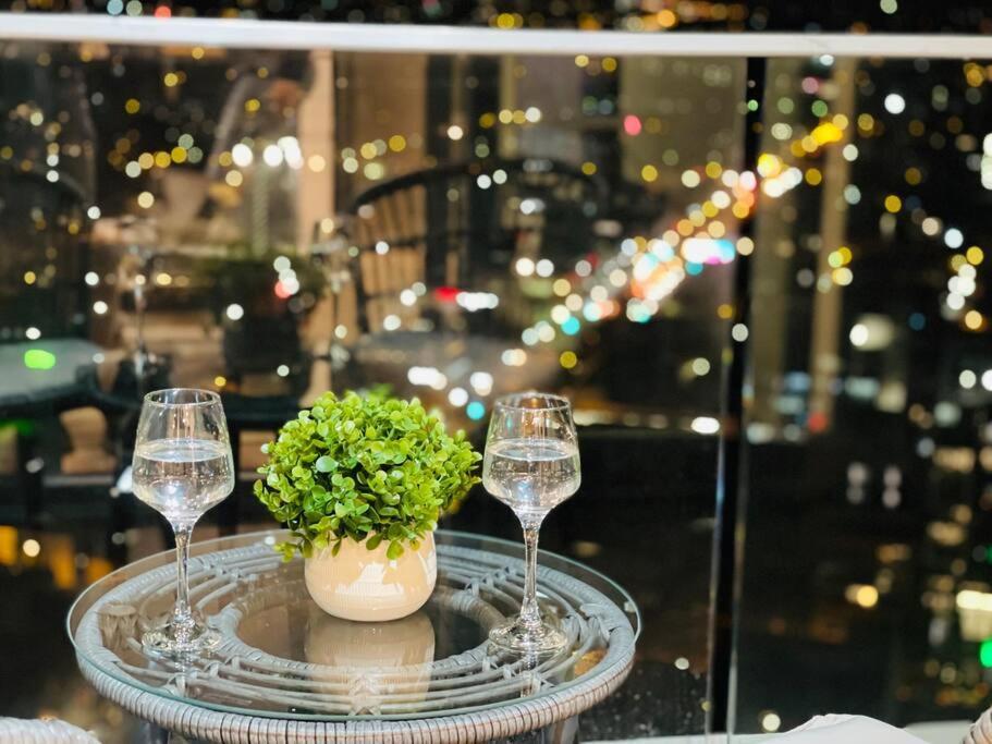 Apartment High Rise Unit In Front Of Crown With Free Parking *