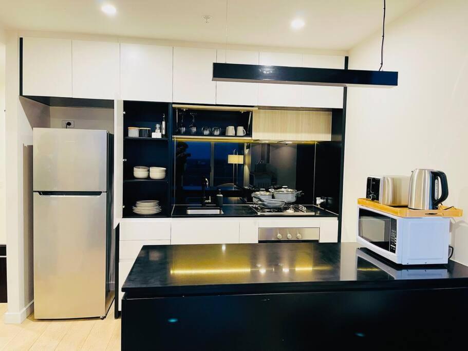 Apartment High Rise Unit In Front Of Crown With Free Parking