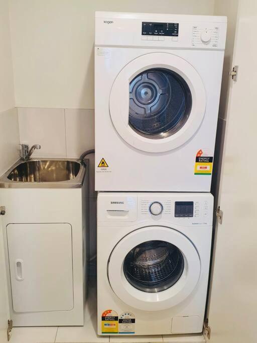 Apartment High Rise Unit In Front Of Crown With Free Parking *