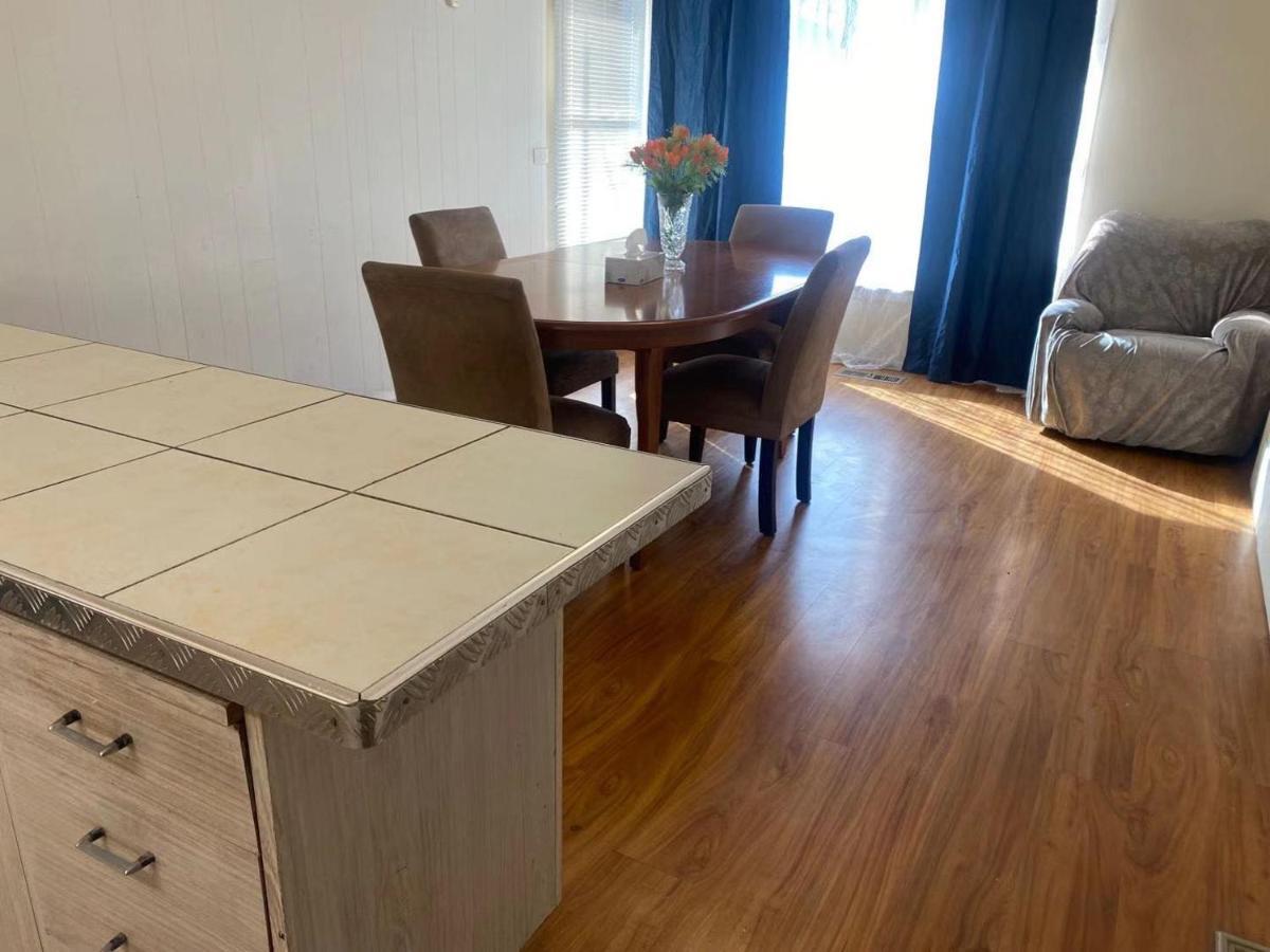 The Large Is Conveniently Located Homestay Melbourne