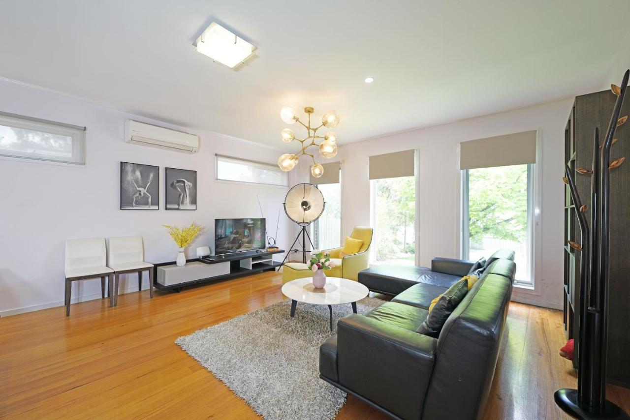 Luxury At Doncaster Villa Melbourne