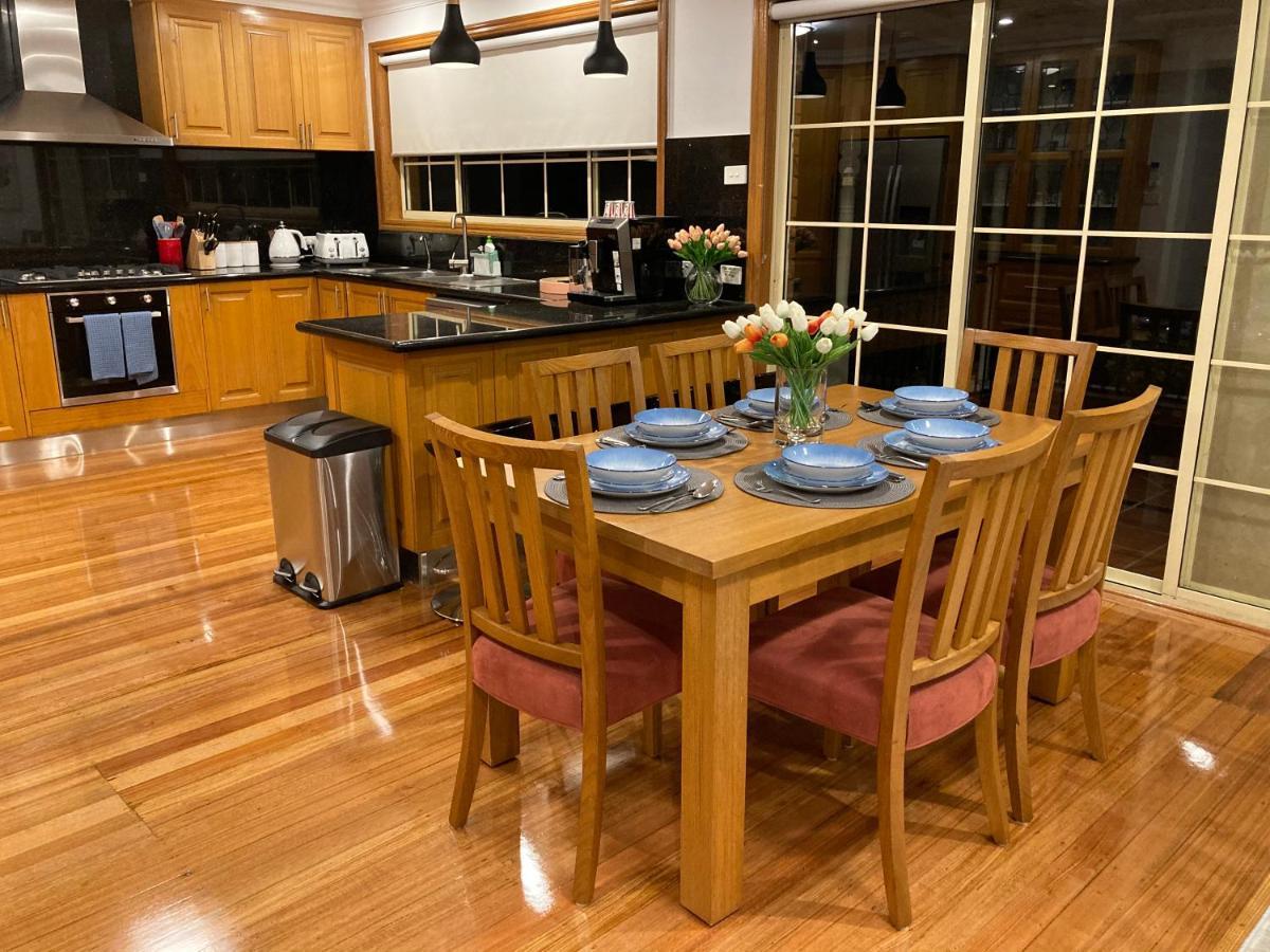 Style/comfort/spacious 4 Bedroom House Study *