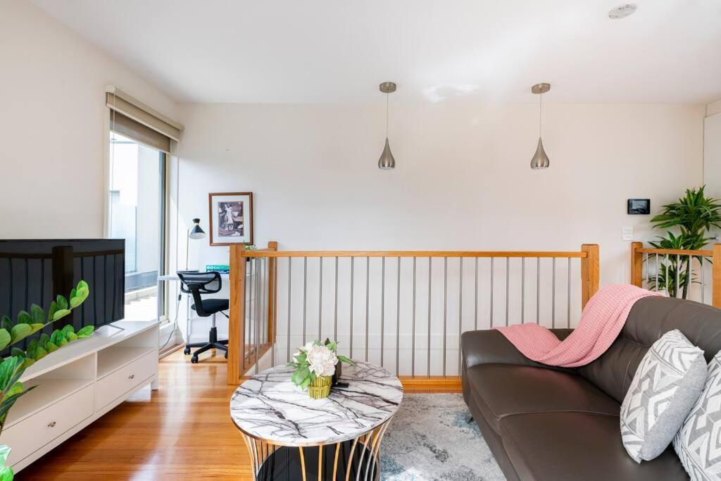 Apartment Design/bright/cosy Townhouse Between Airport &city Melbourne