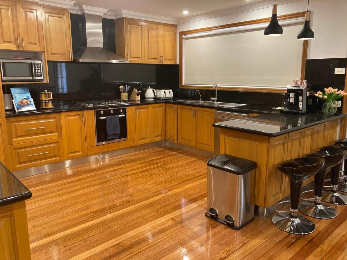 Style/comfort/spacious 4 Bedroom House Study *