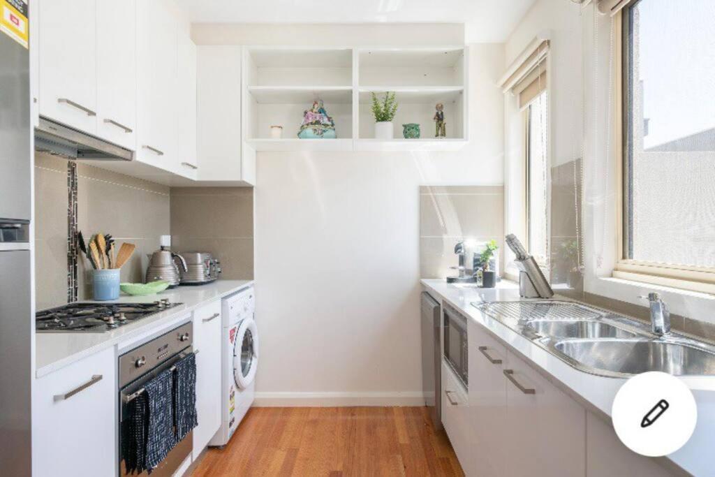 Design/bright/cosy Townhouse Between Airport &city Melbourne