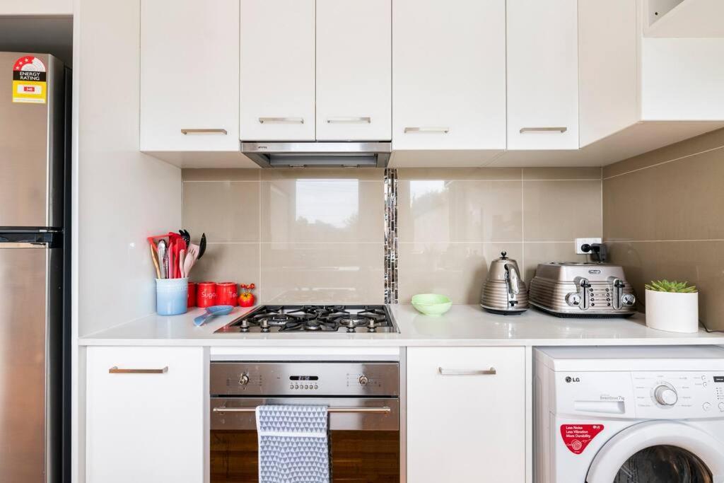 Apartment Design/bright/cosy Townhouse Between Airport &city Melbourne