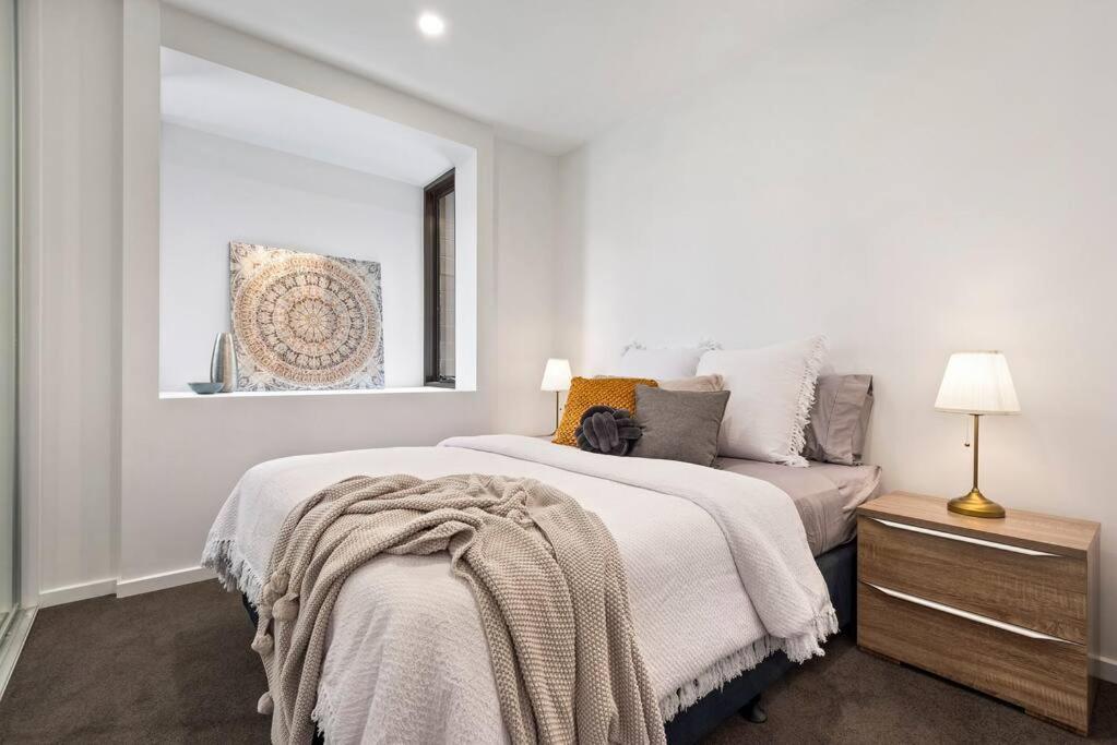 Boutique Heidelberg Heights 2br 105 *
