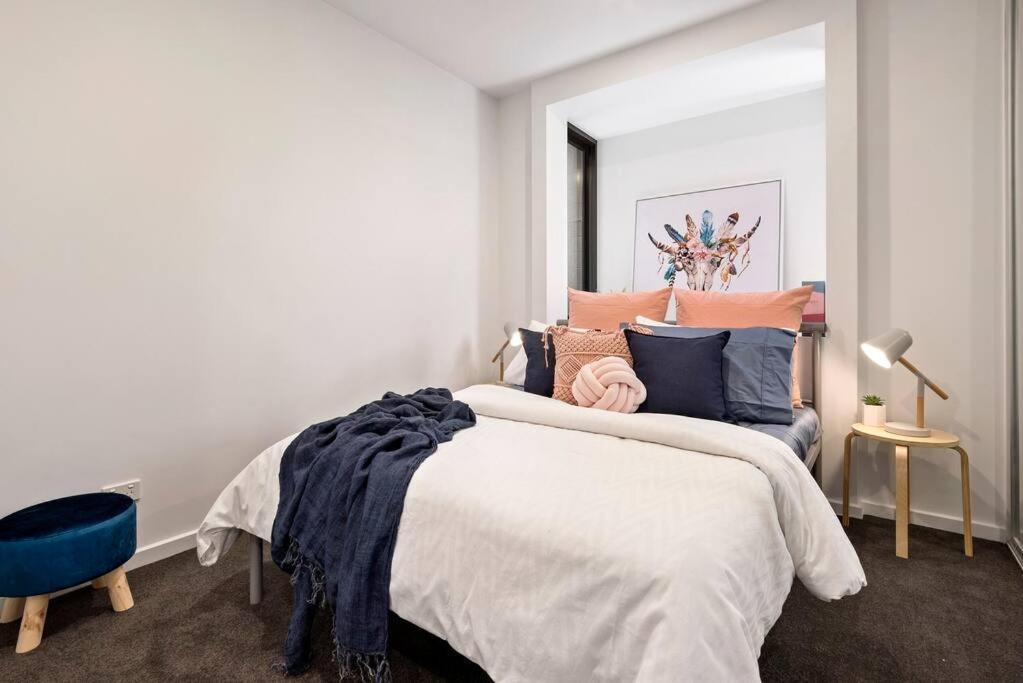 Boutique Heidelberg Heights 2br 105 Apartment Melbourne