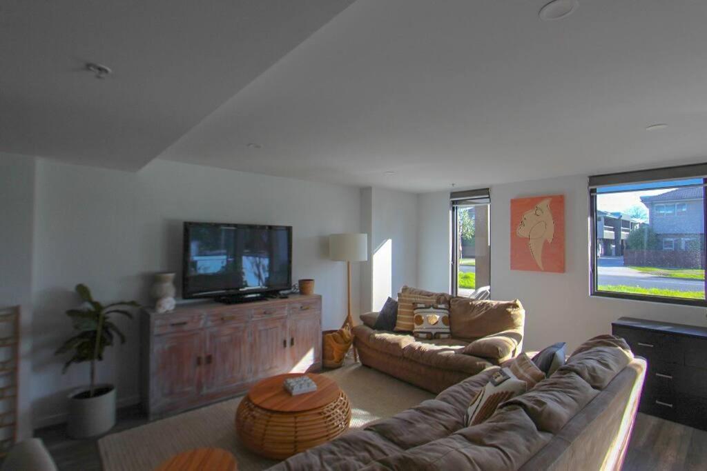 Boutique Heidelberg Heights 2br - G01 Apartment *