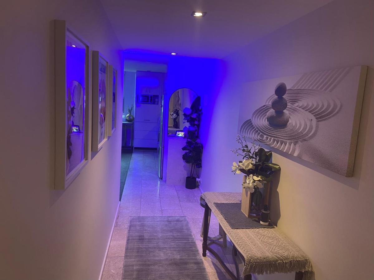 La Sky Boutique - Pool, & Sauna Apartment