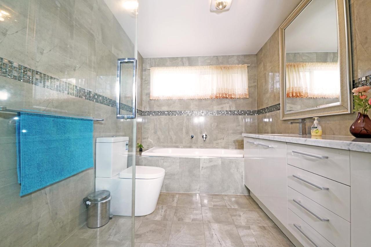 Luxury At Doncaster Villa