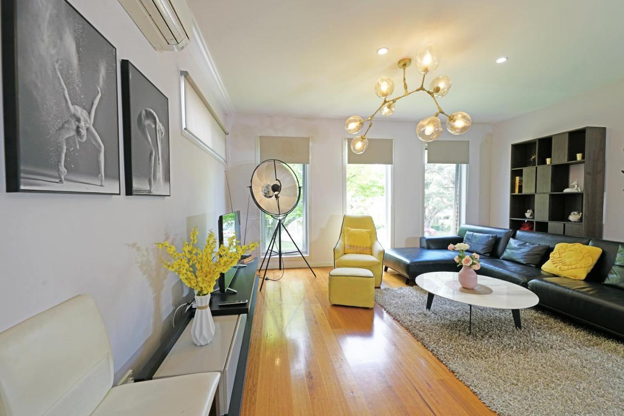 Luxury At Doncaster Villa *